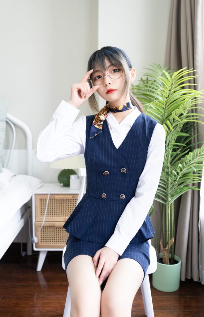 梨瑾瑾 NO.002 – 乘务员[20P/272MB]插图2