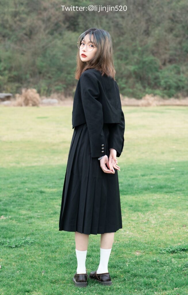 梨瑾瑾 NO.009 – 户外黑长服[20P/263MB]插图3