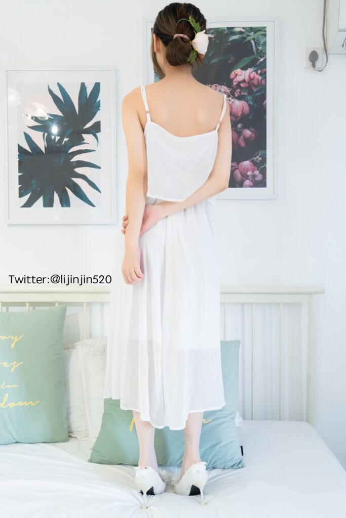 梨瑾瑾 NO.015 – 室内吊带裙[20P/226MB]插图2