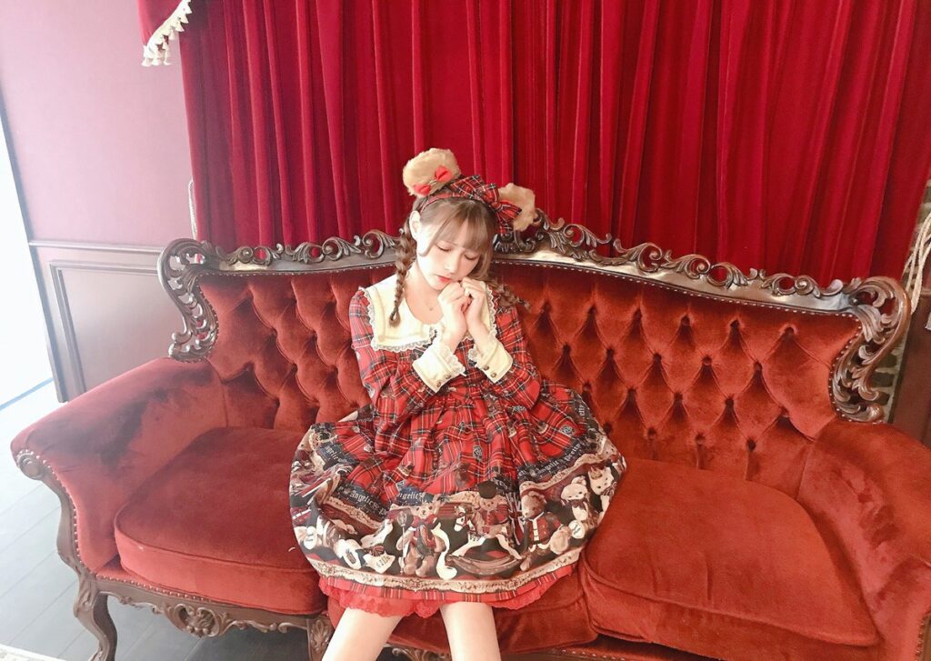 凛子酱 NO.018 – Lolita 泰迪熊[10P/23MB]插图3