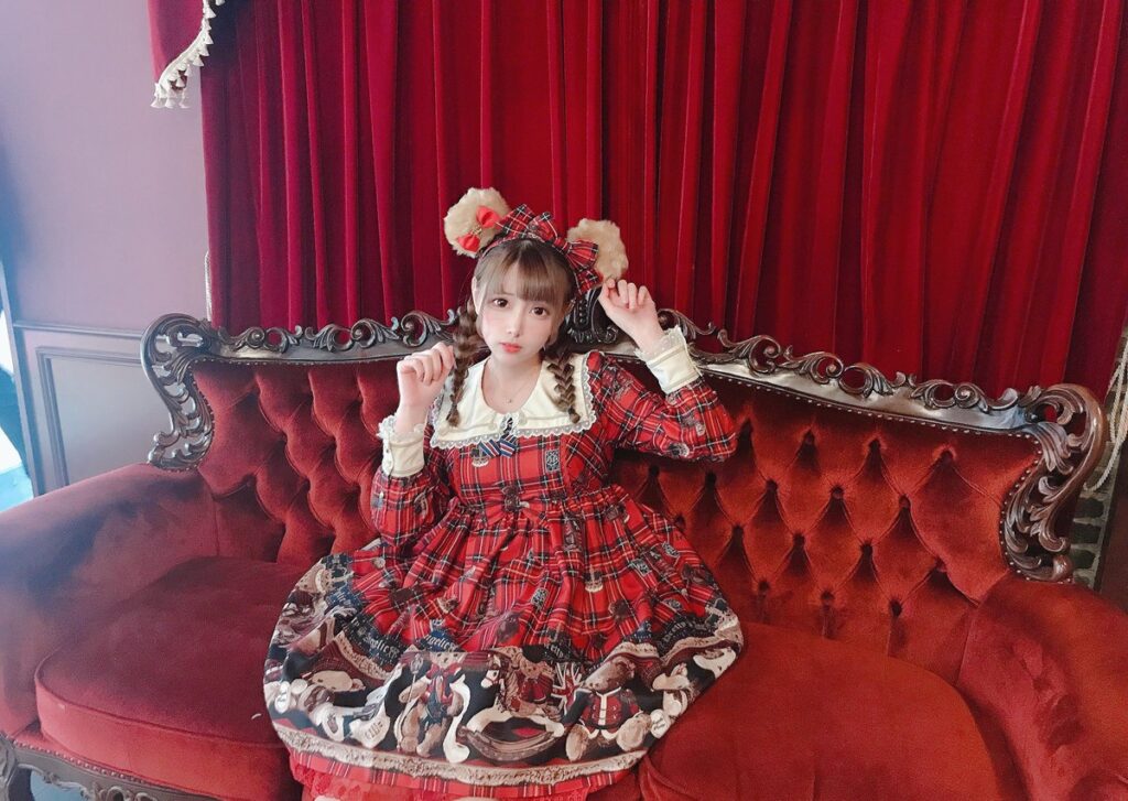 凛子酱 NO.018 – Lolita 泰迪熊[10P/23MB]插图2