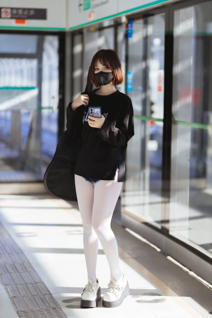 洛桑w伊梓 002 地铁吉他 [26P/275MB]插图