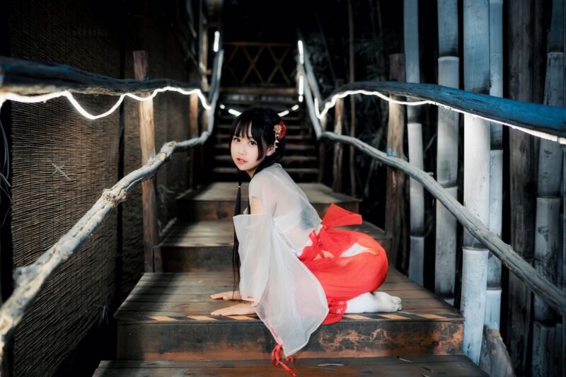 萌芽儿o0 NO.045 – 巫女[14P/93MB]-无料摄影圈