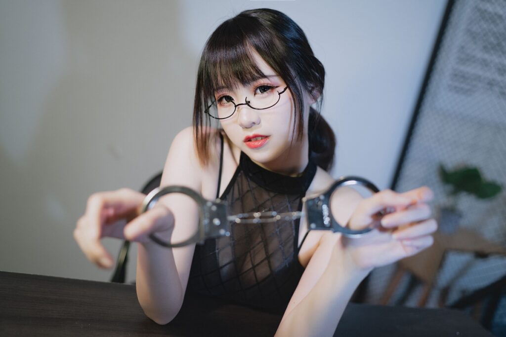 miko酱ww NO.013 – 坏女人[20P/17.2MB]插图2