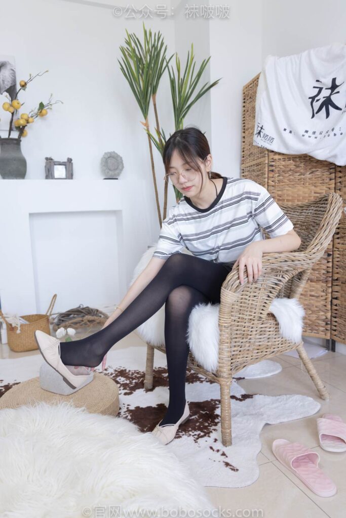 [BoBoSocks袜啵啵]NO.029 小甜豆-平底鞋、厚黑丝、厚肉丝、踩饼干剧情 [144P/1V/4.09GB]插图2