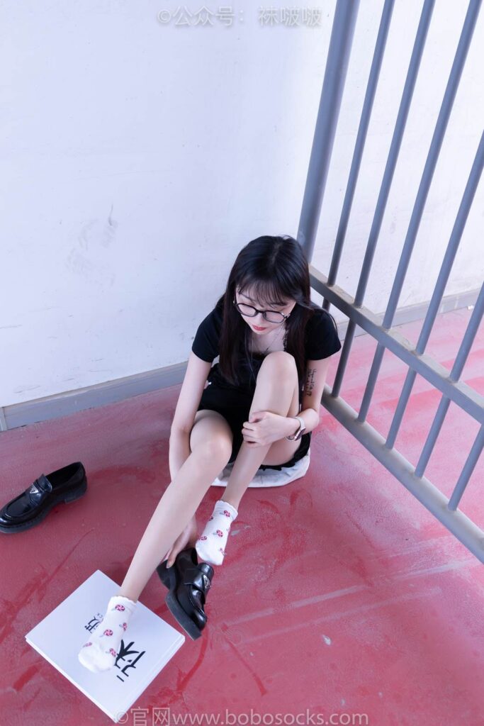 [BoBoSocks袜啵啵]NO.030 稚予- 皮鞋、短白棉袜、肉丝 [141P/1V/3.03GB]插图3