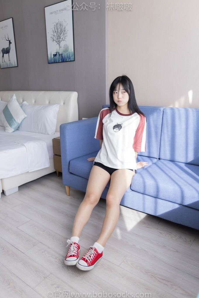 [BoBoSocks袜啵啵]NO.036 菠萝-帆布鞋、白棉袜、裸足 [138P/1V/6.73GB]插图1