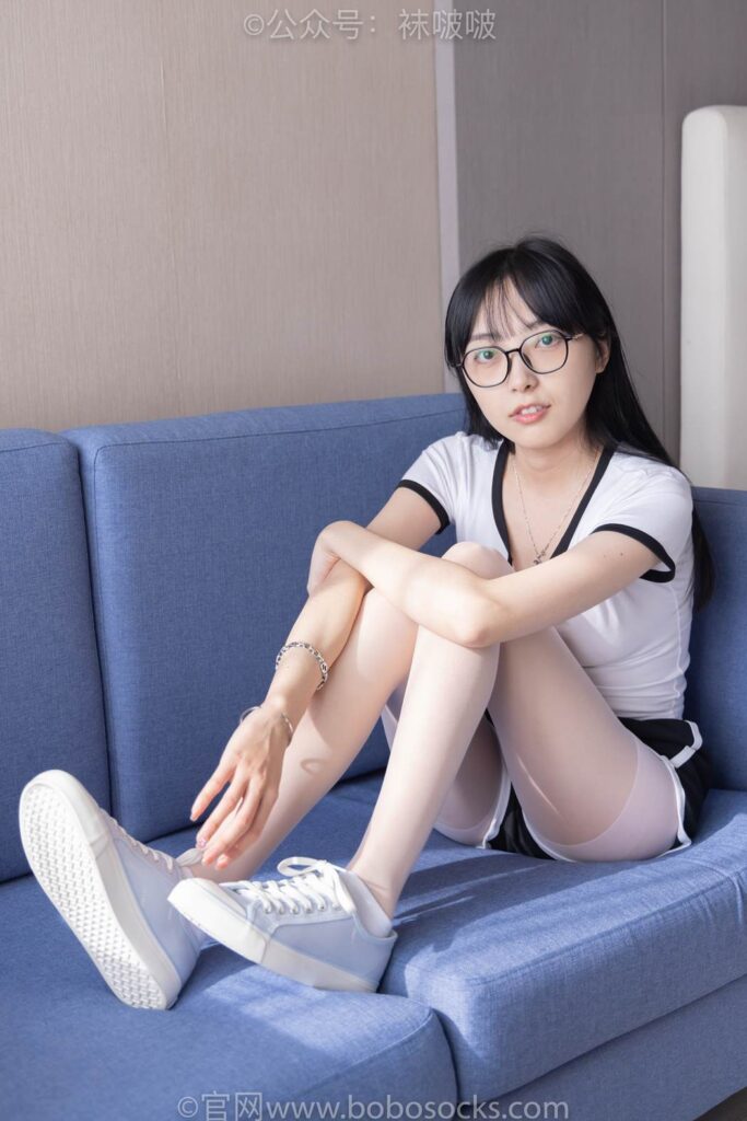 [BoBoSocks袜啵啵]NO.037 稚予-帆布鞋、短白棉袜、白丝 [136P/1V/6.47MB]插图2