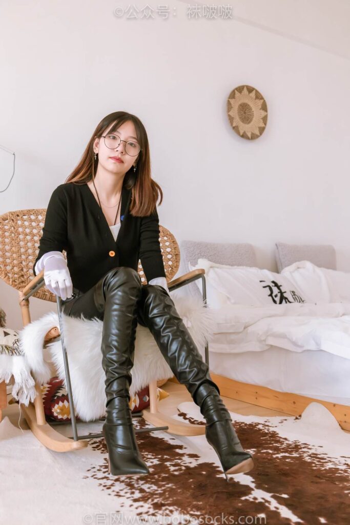 [BoBoSocks袜啵啵]NO.041 小甜豆-高跟长靴、黑色踩脚裤、肉丝 [140P/1V/6.16GB]插图2