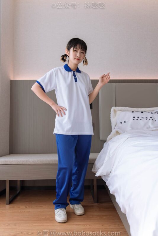 [BoBoSocks袜啵啵]NO.042 砂糖-校服、板鞋、白棉袜、油亮白丝 [139P/1V/6.72GB]-无料摄影圈