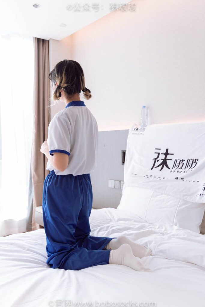 [BoBoSocks袜啵啵]NO.042 砂糖-校服、板鞋、白棉袜、油亮白丝 [139P/1V/6.72GB]插图1