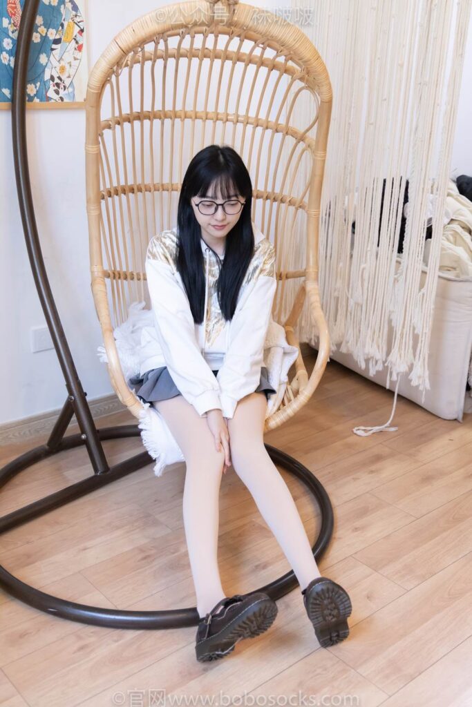 [BoBoSocks袜啵啵]NO.047 稚予-皮鞋、厚肉丝 [131P/1V/7.17GB]插图1