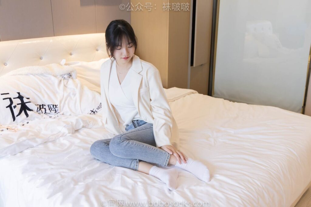 [BoBoSocks袜啵啵]NO.050 小甜豆-高跟长靴、白棉袜 [175P/1V/8.02GB]插图1