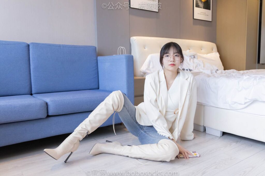 [BoBoSocks袜啵啵]NO.050 小甜豆-高跟长靴、白棉袜 [175P/1V/8.02GB]插图2