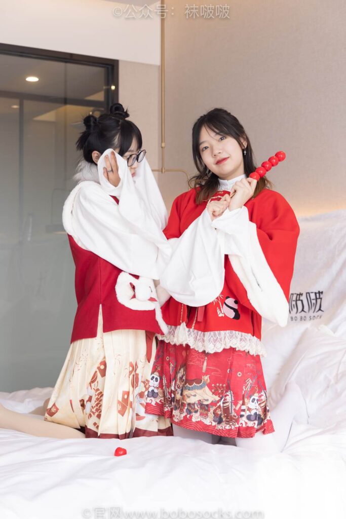 [BoBoSocks袜啵啵]NO.054 小甜豆与稚予-给大家拜年啦[139P/1V/5.87GB]插图3