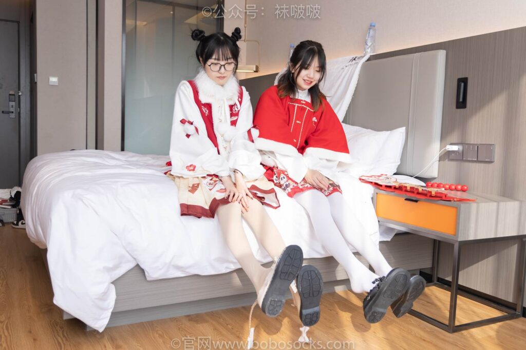 [BoBoSocks袜啵啵]NO.054 小甜豆与稚予-给大家拜年啦[139P/1V/5.87GB]插图2