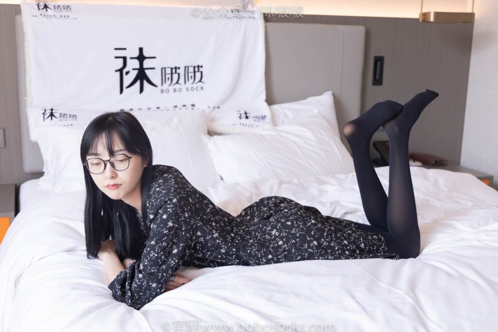 [BoBoSocks袜啵啵]NO.064 稚予-平底鞋、厚黑丝 [137P/1V/6.37GB]插图1