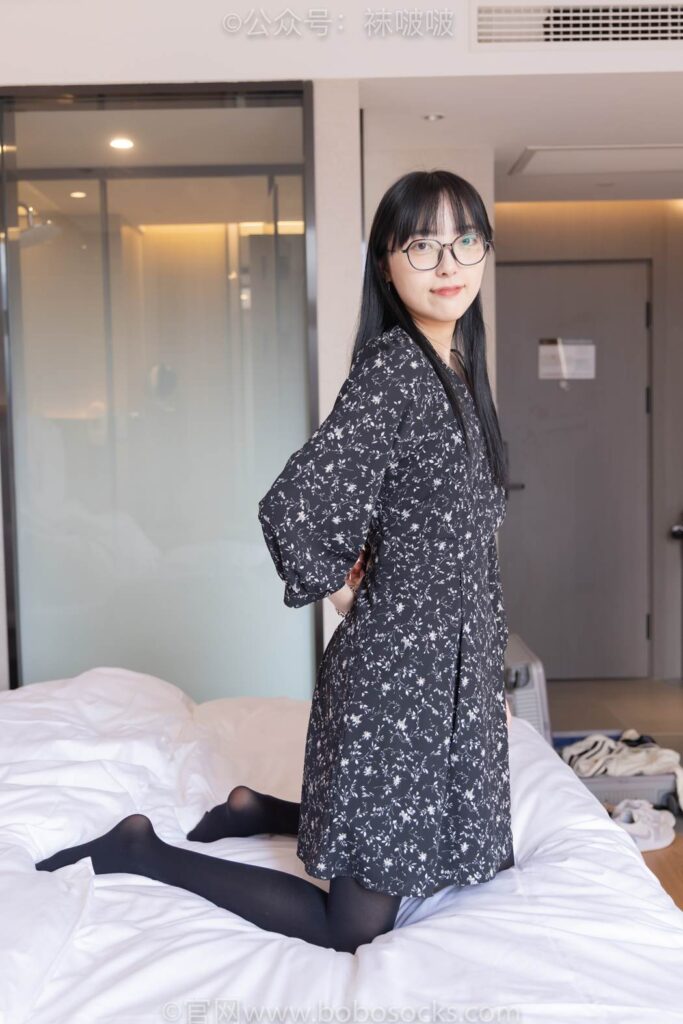 [BoBoSocks袜啵啵]NO.064 稚予-平底鞋、厚黑丝 [137P/1V/6.37GB]插图3