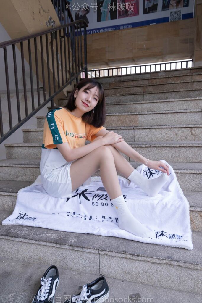 [BoBoSocks袜啵啵]NO.069 小甜豆-vans板鞋、白棉袜、肉丝 [135P/1V/7.78GB]插图2