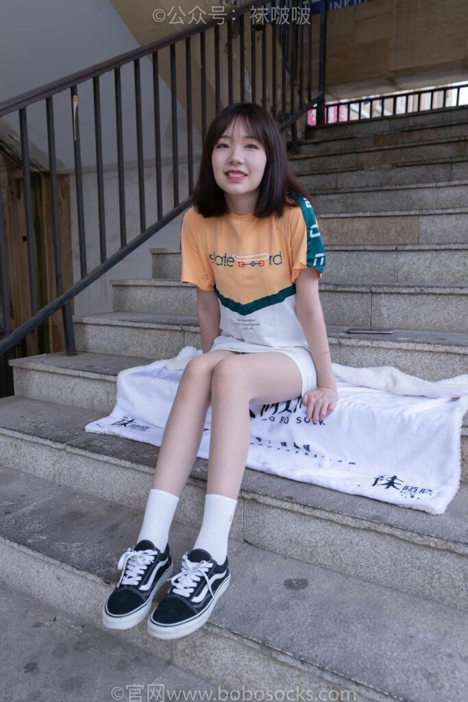 [BoBoSocks袜啵啵]NO.069 小甜豆-vans板鞋、白棉袜、肉丝 [135P/1V/7.78GB]插图