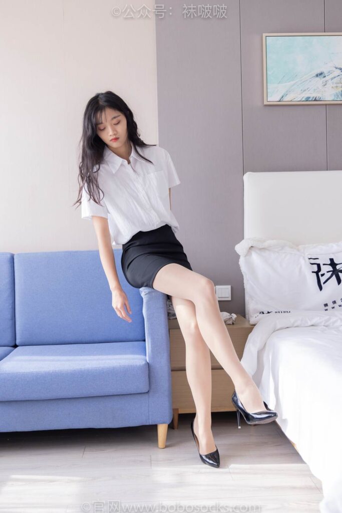 [BoBoSocks袜啵啵]NO.071 涵涵-OL制服、高跟鞋、肉丝 [145P/1V/6.84GB]插图1