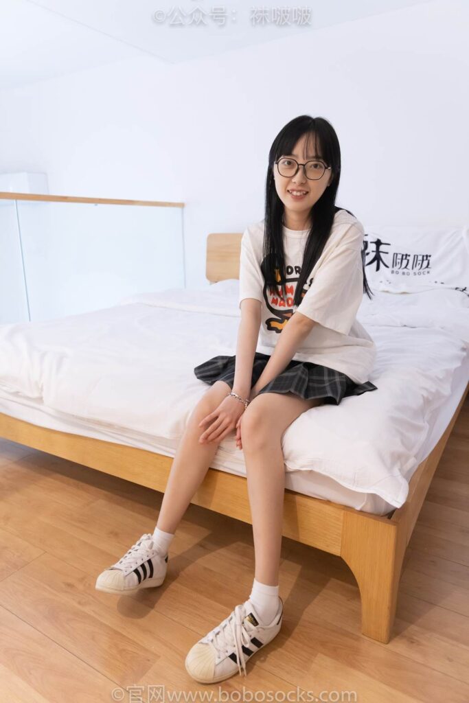 [BoBoSocks袜啵啵]NO.073 稚予-贝壳头、白棉袜、裸足 [145P/1V/6.83GB]插图2