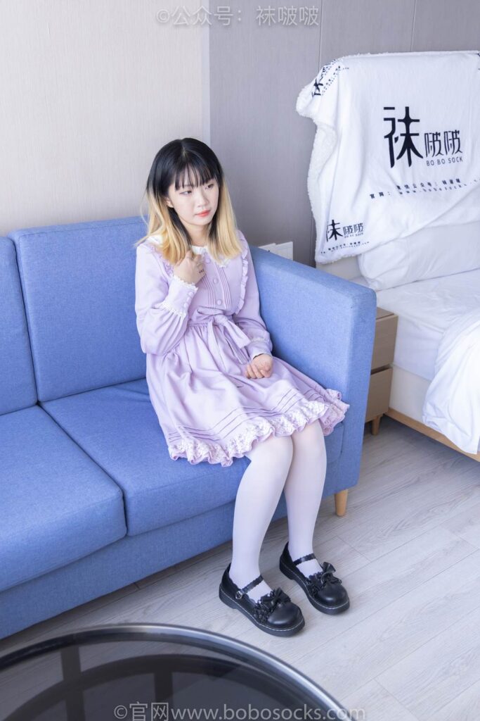 [BoBoSocks袜啵啵]NO.079 砂糖-皮鞋、厚白丝 [140P/1V/6.88GB]插图1