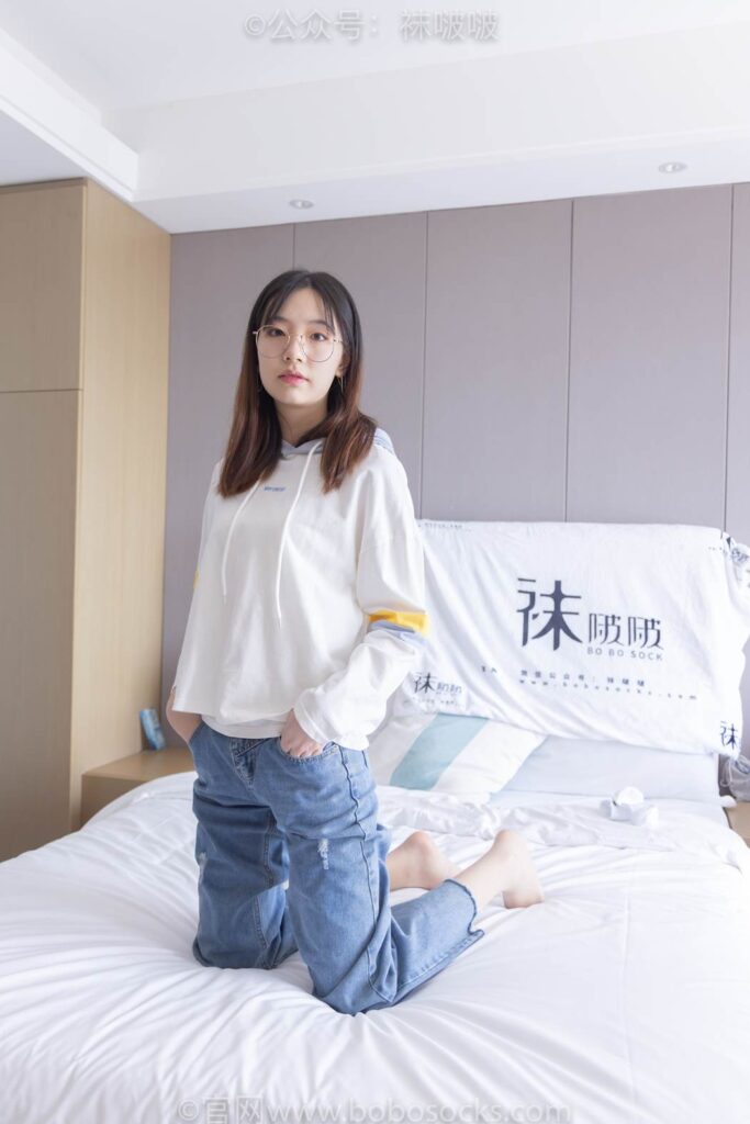 [BoBoSocks袜啵啵]NO.080 小甜豆-帆布鞋、白棉袜、肉丝 [140P/1V/6.63GB]插图