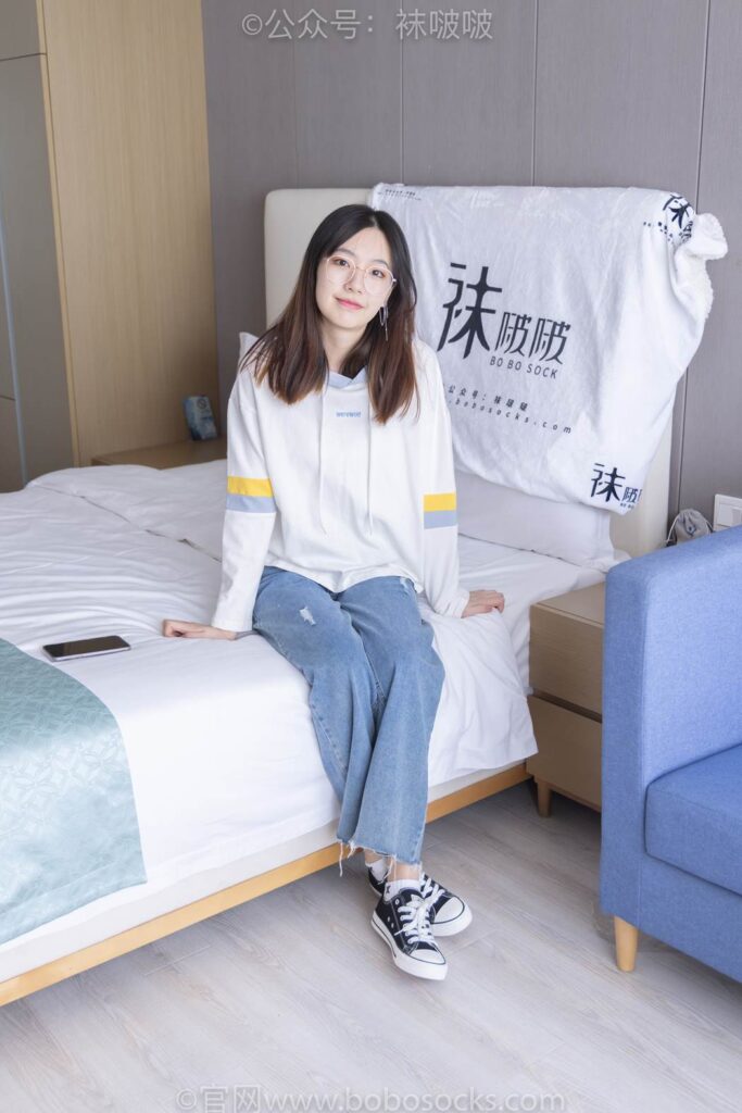 [BoBoSocks袜啵啵]NO.080 小甜豆-帆布鞋、白棉袜、肉丝 [140P/1V/6.63GB]插图1