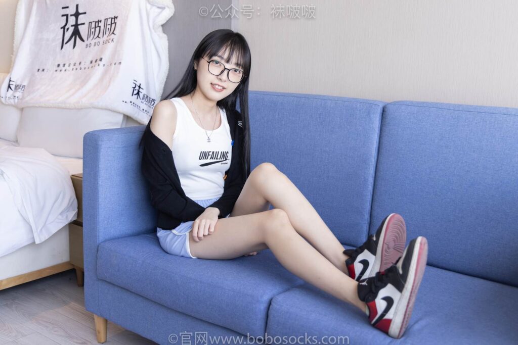 [BoBoSocks袜啵啵]NO.081 稚予- AJ、浅黄色短棉袜、浅蓝色短棉袜、裸足 [145P/1V/5.94GB]插图2