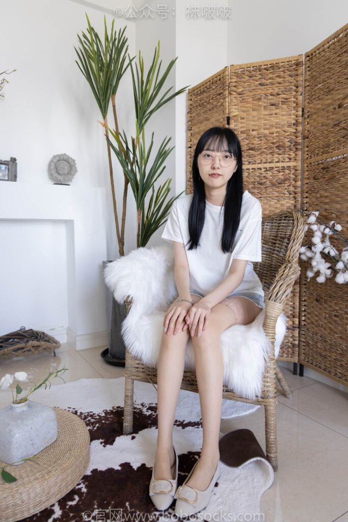 [BoBoSocks袜啵啵]NO.086 稚予-平底鞋、过膝肉丝[130P/1V/4.97GB]插图1