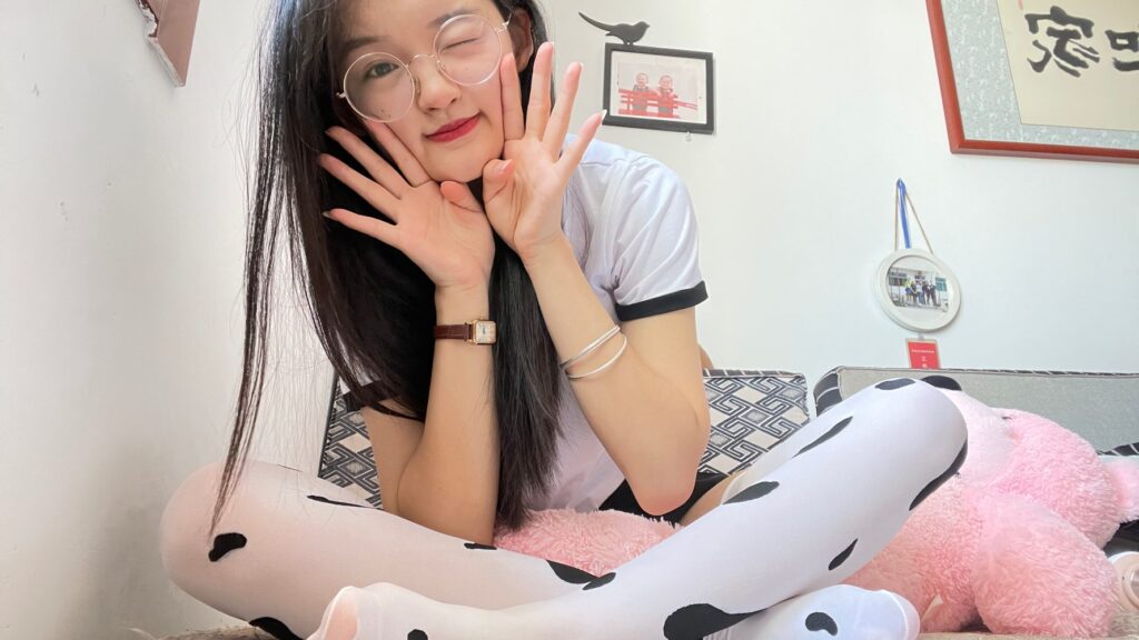 大学生镁足，居家第三期，可爱jiojio，腿超级长哦，真实记录每天状态 [220P/1.61G]插图1