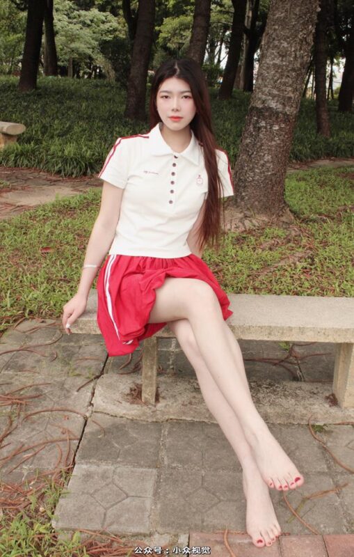 小众视觉 011-雪糕户外休闲白袜板鞋［114P/1V/5.48G］-无料摄影圈