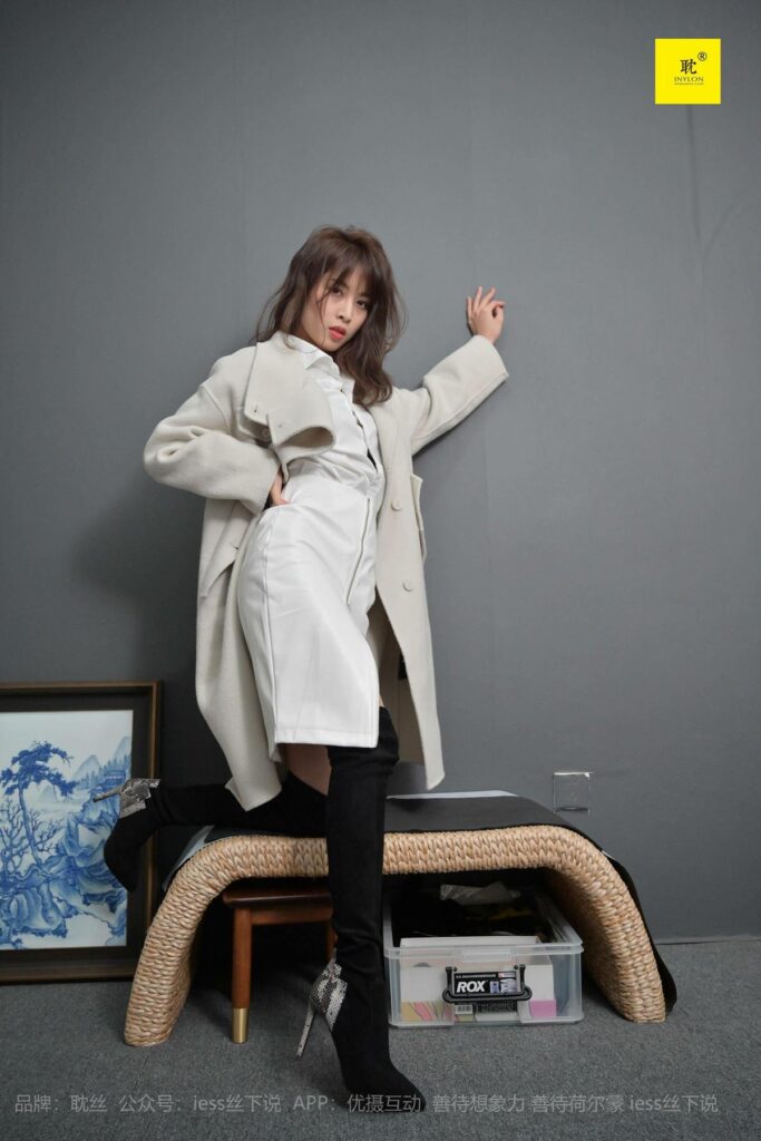 [IESS异思趣向]耽丝 035丘主管 冬日里的好久不见 [94P/148MB]插图2