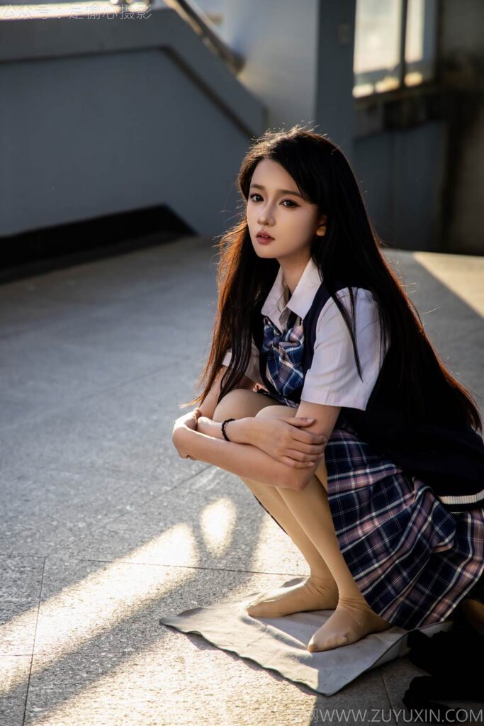 足愉心 NO.019 果酱（搭配：JK制服、小皮鞋、黑色丝袜、肉色打底裤）[109P/2V/10.9GB]插图