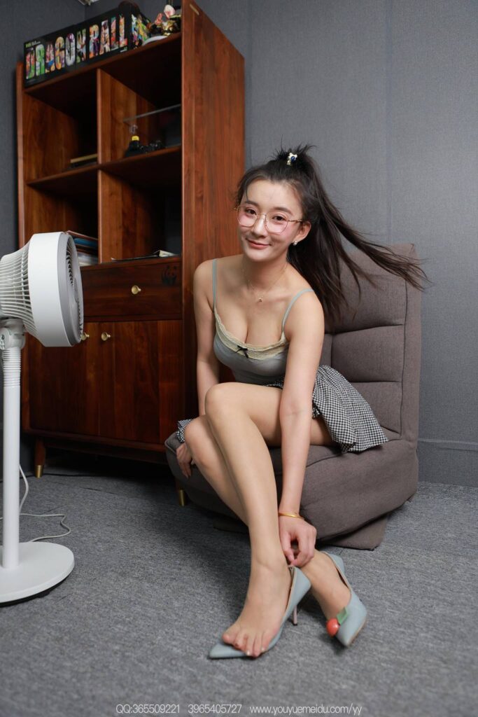 [IESS异思趣向] 2025.07.25 丝享家2115：秋秋《低胸吊带（上）》[96P/101MB]插图2