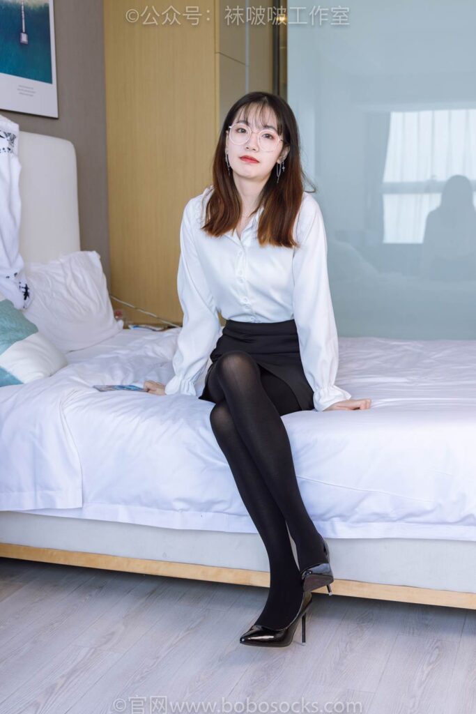 [BoBoSocks袜啵啵]NO.090 小甜豆-高跟鞋、厚黑丝[140P/1V/6.74GB]插图1