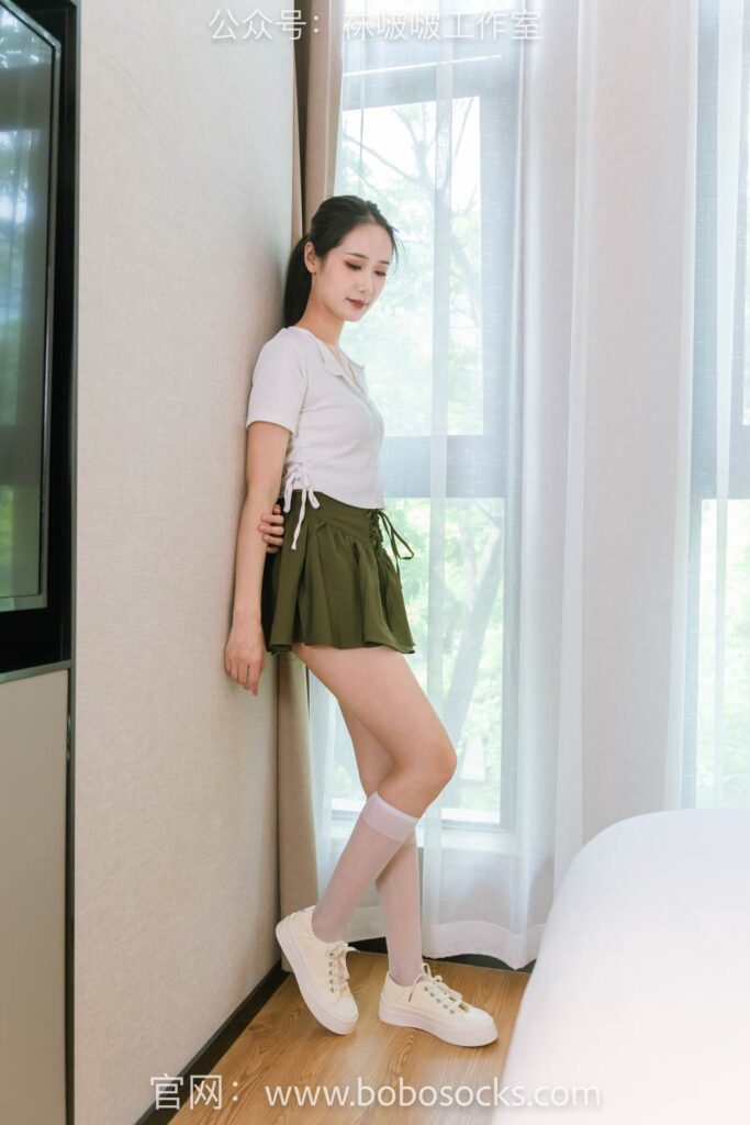 [BoBoSocks袜啵啵]NO.095 小安-板鞋、小腿丝袜[140P/1V/5.5GB]插图1