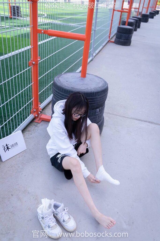 [BoBoSocks袜啵啵]NO.103 稚予-AJ篮球鞋、白棉袜、裸足[134P/1V/2.52GB]插图