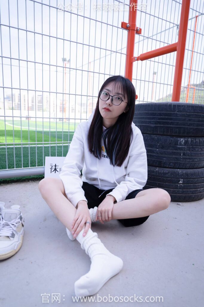 [BoBoSocks袜啵啵]NO.103 稚予-AJ篮球鞋、白棉袜、裸足[134P/1V/2.52GB]插图3