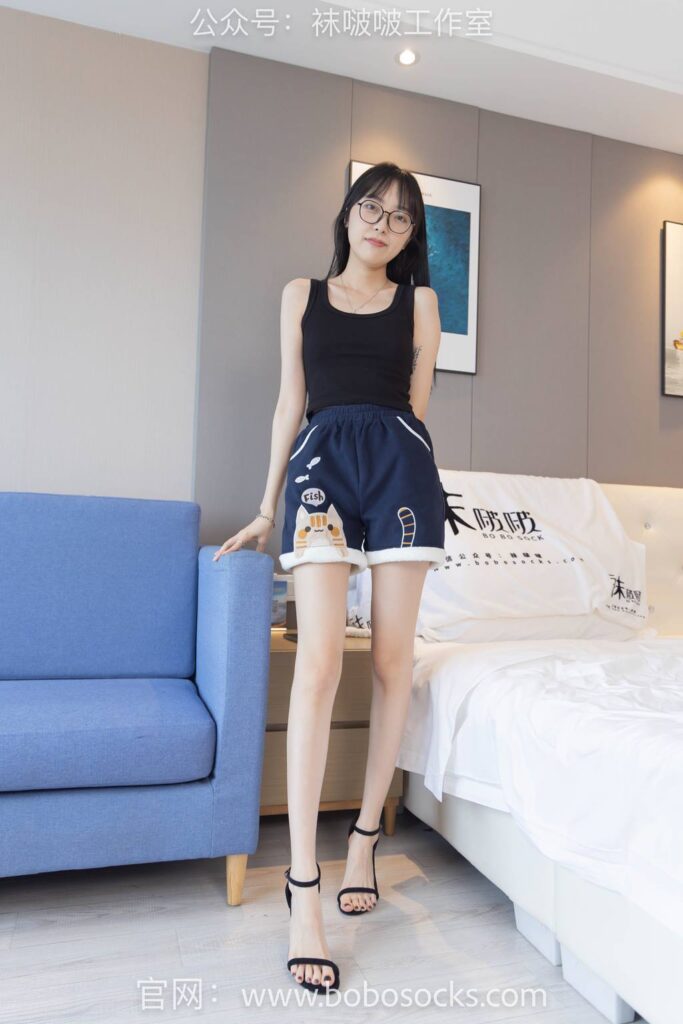 [BoBoSocks袜啵啵]NO.109 稚予-高跟鞋、裸足、裸足涂黑色指甲油剧情[140P/1V/3.67GB]插图1