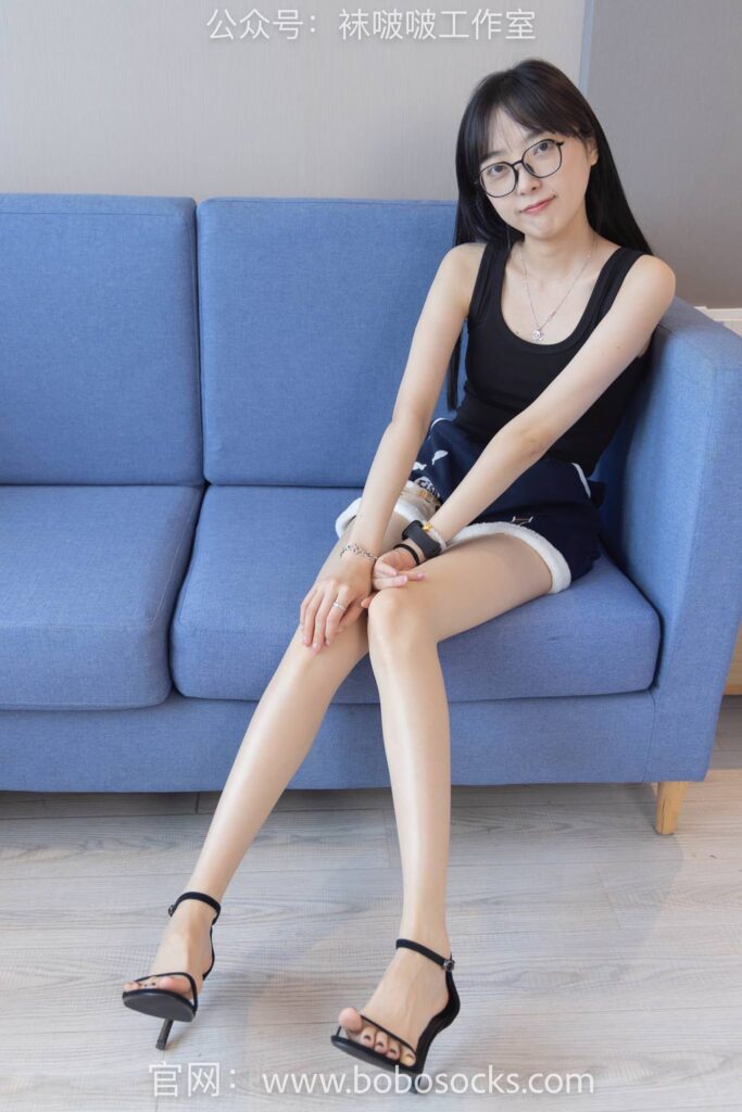 [BoBoSocks袜啵啵]NO.109 稚予-高跟鞋、裸足、裸足涂黑色指甲油剧情[140P/1V/3.67GB]插图3