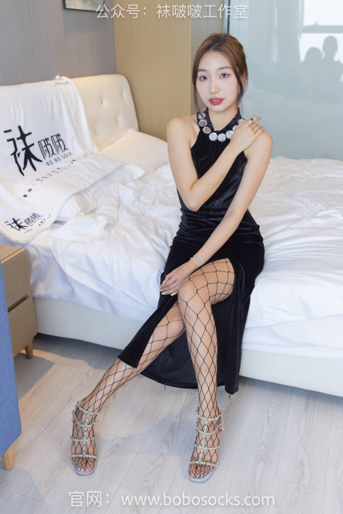 [BoBoSocks袜啵啵]NO.113 果果-高跟鞋、黑色网袜[141P/1V/5.67GB]插图2