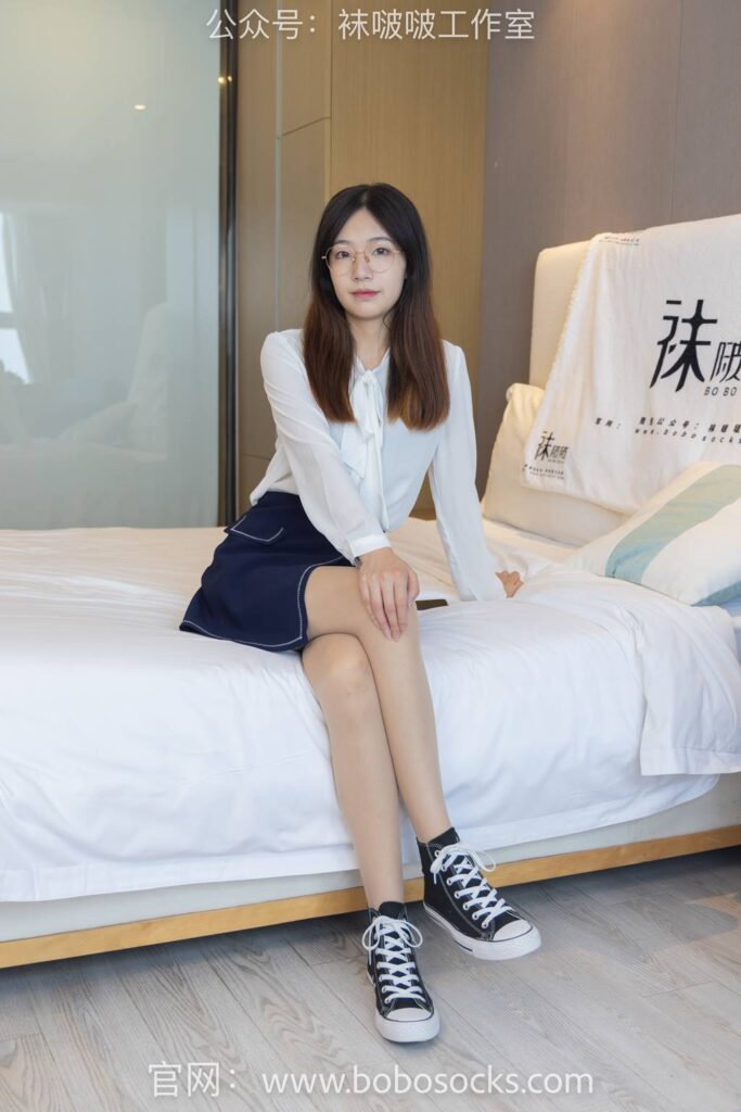 [BoBoSocks袜啵啵]NO.114 小甜豆-高跟鞋、帆布鞋、肉丝、厚黑丝[175P/1V/7.51GB]插图1