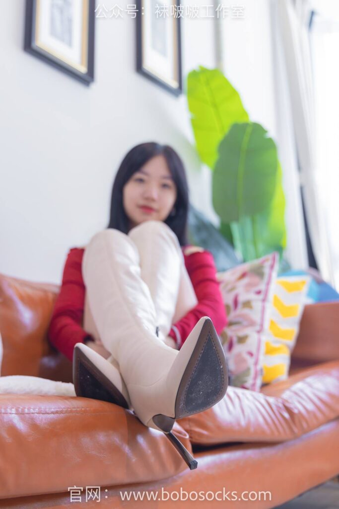 [BoBoSocks袜啵啵]NO.120 小甜豆-高跟长靴、白棉袜、裸足[170P/1V/6.92GB]插图3