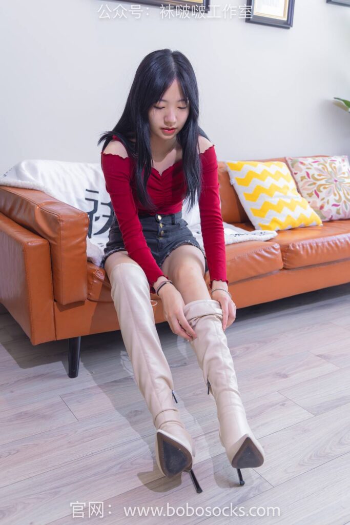 [BoBoSocks袜啵啵]NO.120 小甜豆-高跟长靴、白棉袜、裸足[170P/1V/6.92GB]插图