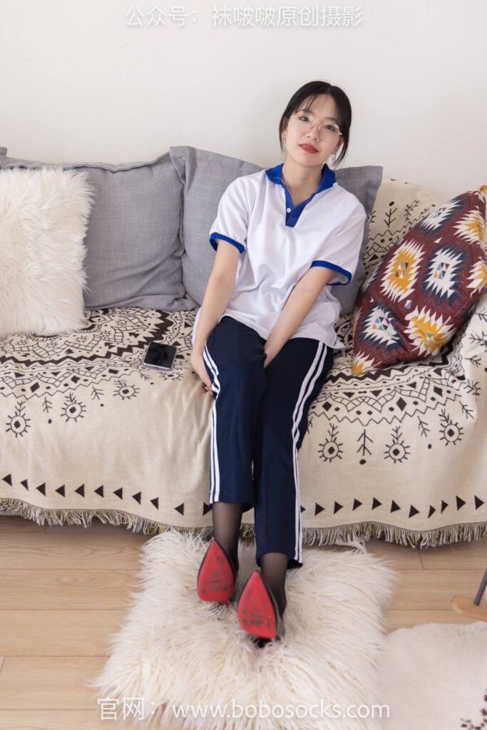 [BoBoSocks袜啵啵]NO.135 小甜豆-高跟鞋、黑丝（脚尖透明款）、裸足[140P/1V/5.86GB]插图2