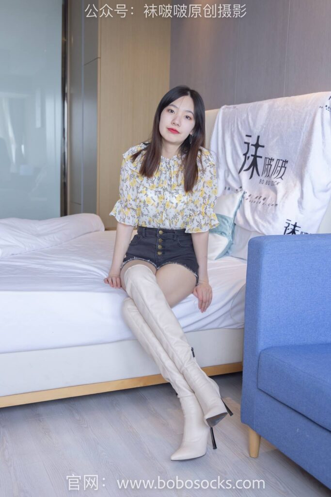 [BoBoSocks袜啵啵]NO.136 小甜豆-高跟长靴、白棉袜、裸足[200P/1V/7.32GB]插图1