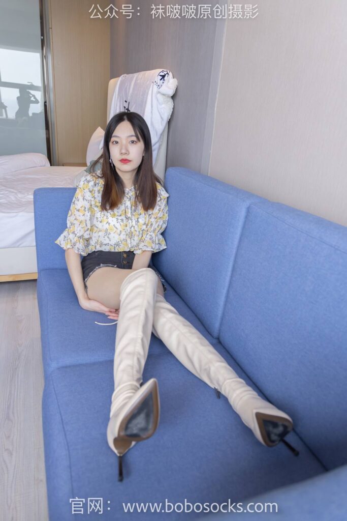 [BoBoSocks袜啵啵]NO.136 小甜豆-高跟长靴、白棉袜、裸足[200P/1V/7.32GB]插图2