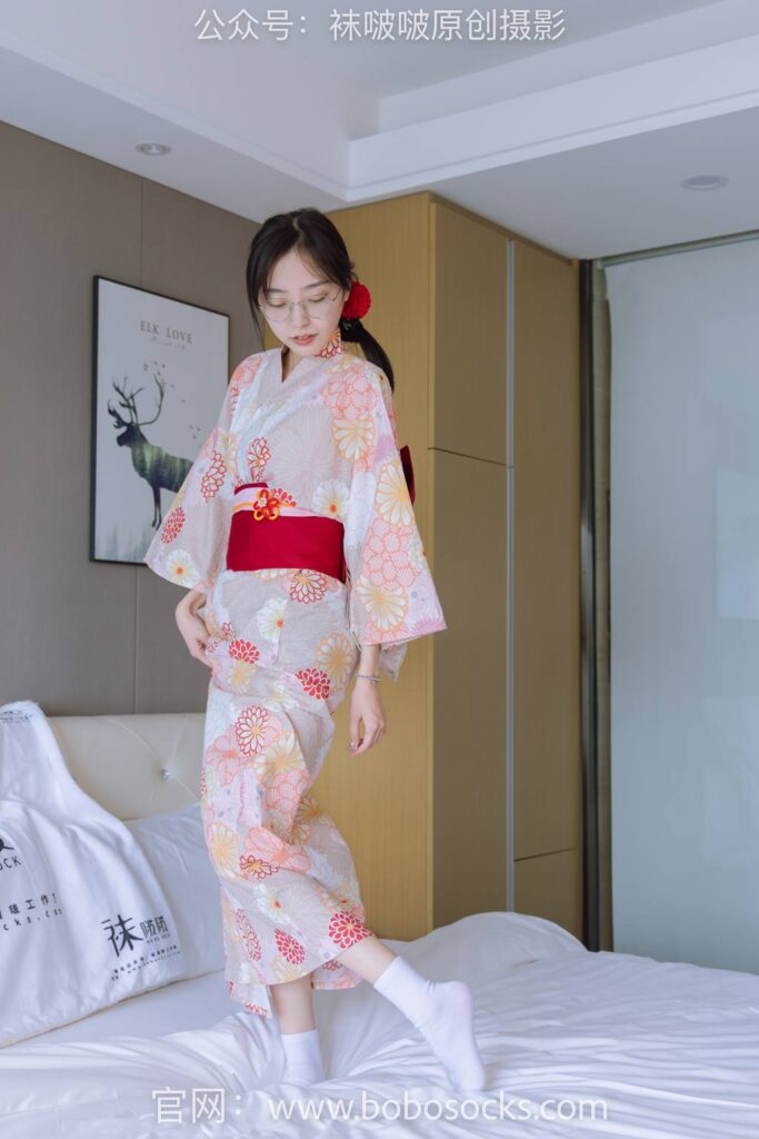 [BoBoSocks袜啵啵]NO.137 稚予-木屐、分指白棉袜、裸足、和风浴衣[170P/1V/6.04GB]插图